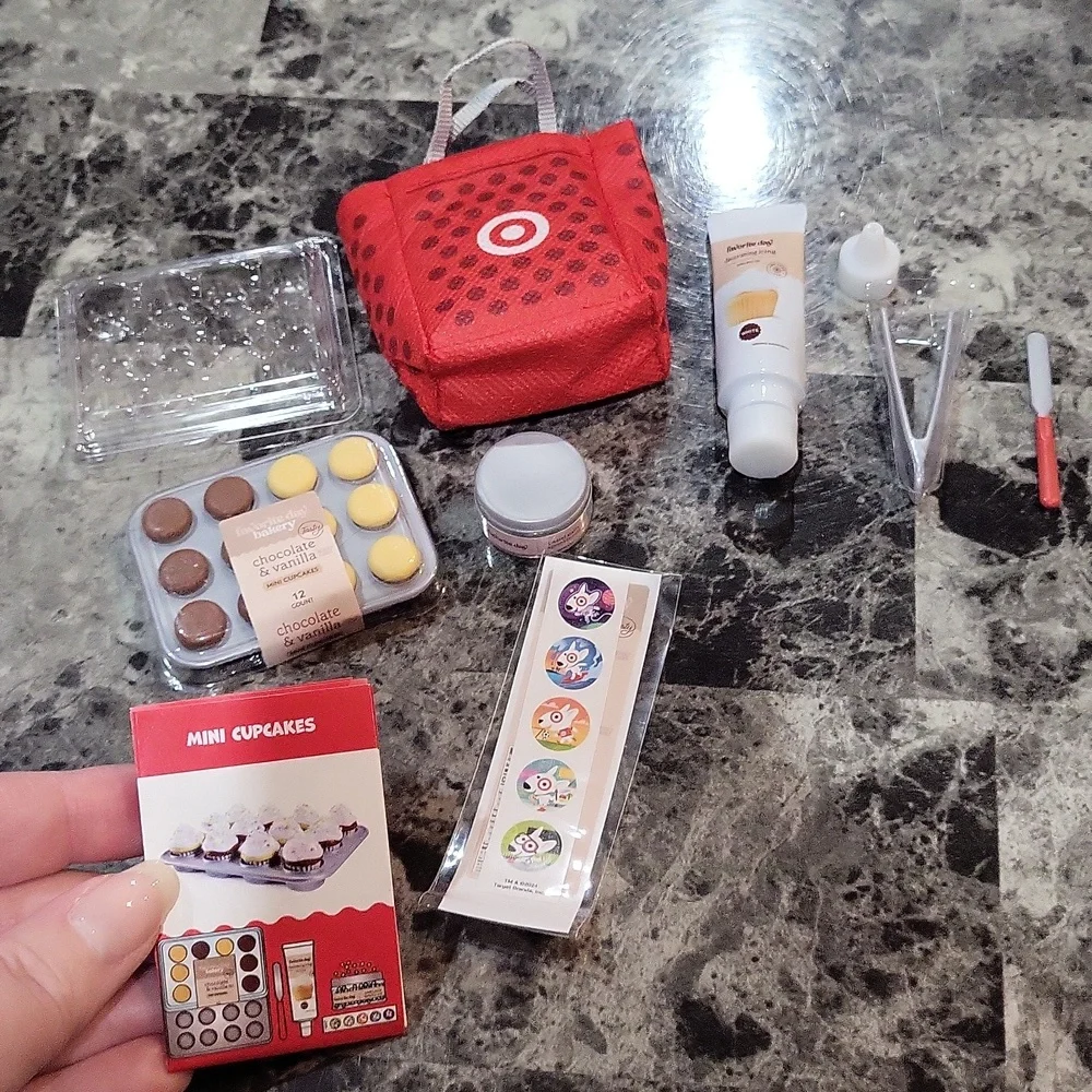 Miniverse Make It Mini Target Mini Cupcakes